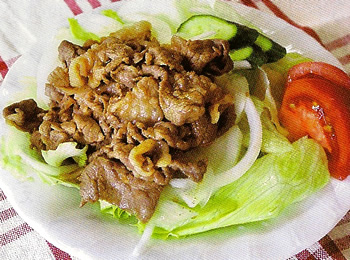 JAあわじ島の特産品レシピ「レタスと豚肉のしょうが焼きサラダ」